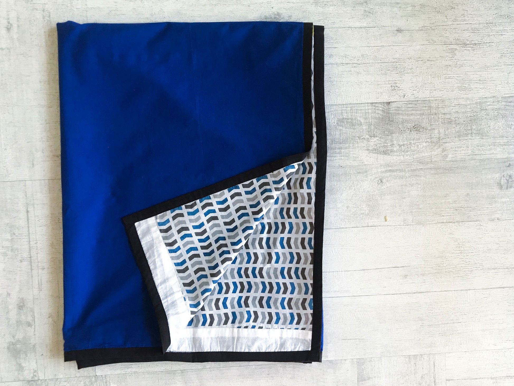 Waves print Baby Blanket - Whitewater
