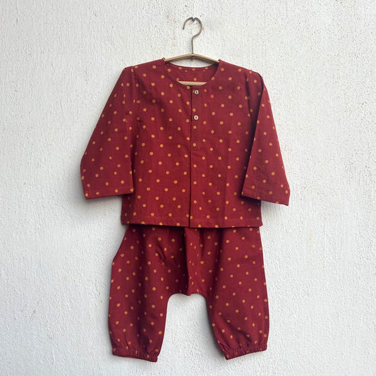 Comfortable and chemical-free organic kidswear, perfect for sensitive skin and sustainable fashion for children.